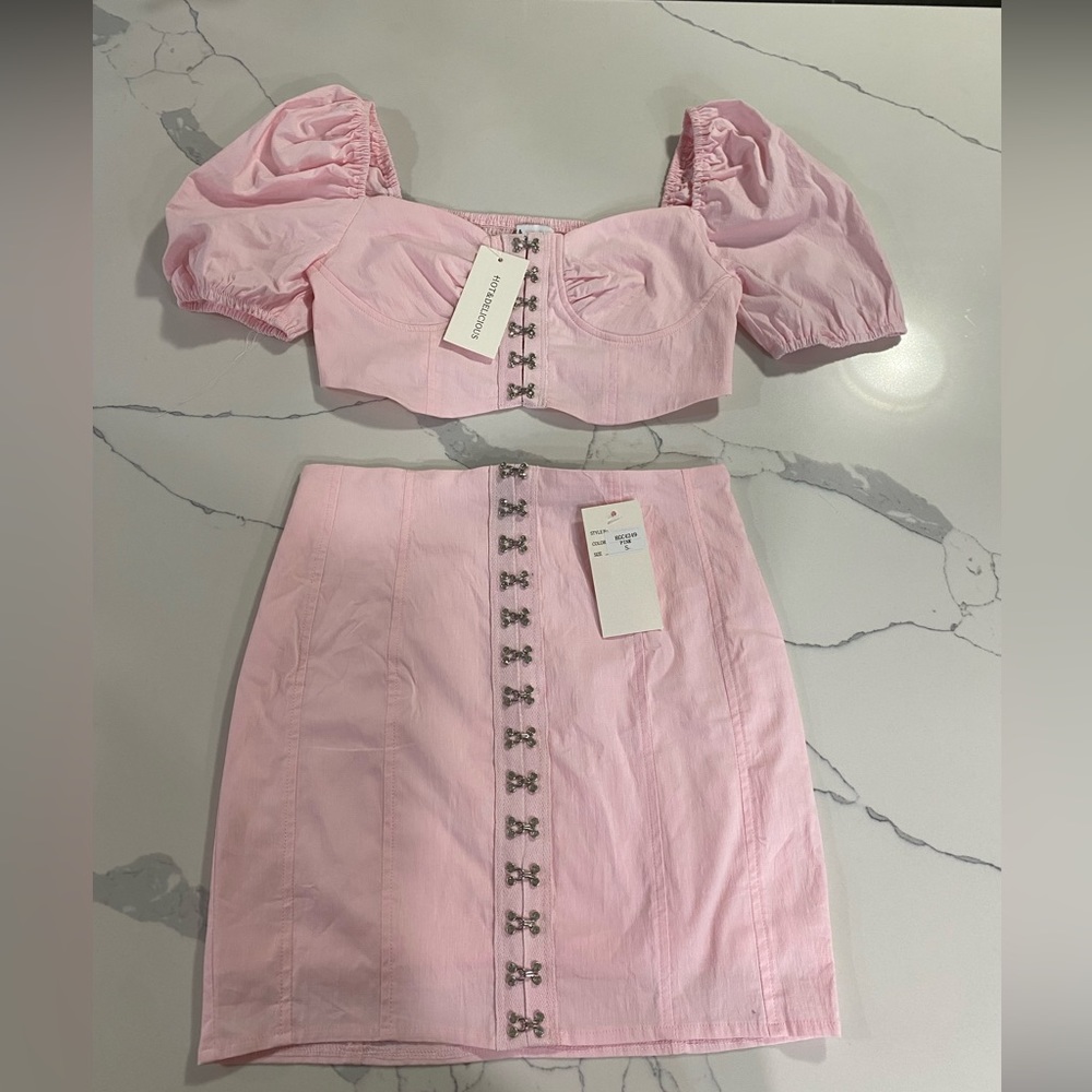 Brand New, Two piece Set
